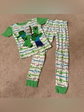 Minecraft Green Kids Pajama Set - Short Sleeve Top & Pants